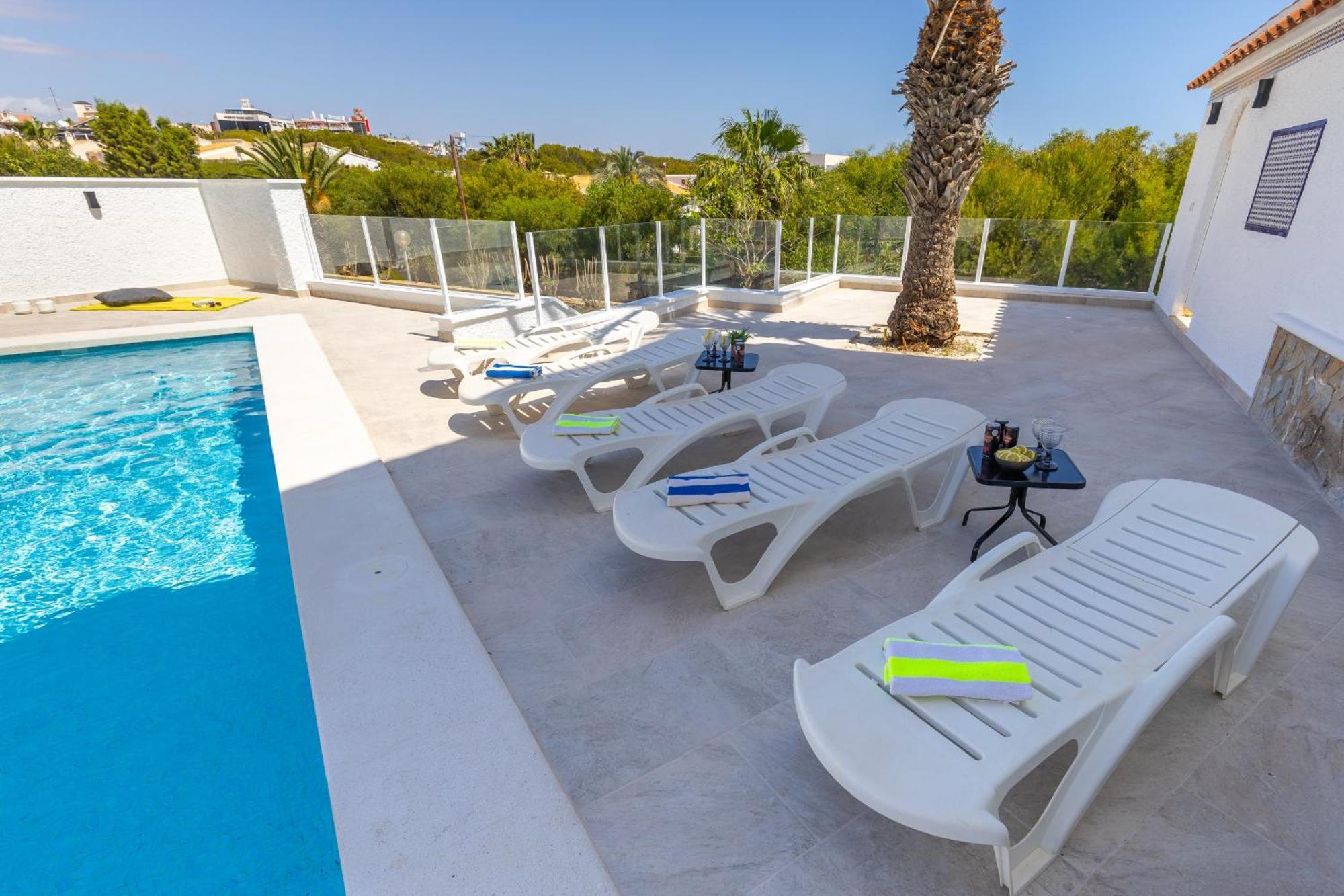 Fidalsa Grand Mediterranean Beachfront Villa Playa Flamenca Exterior foto